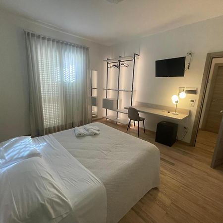 Albergo Perseo Portopalo Di Capo Passero エクステリア 写真