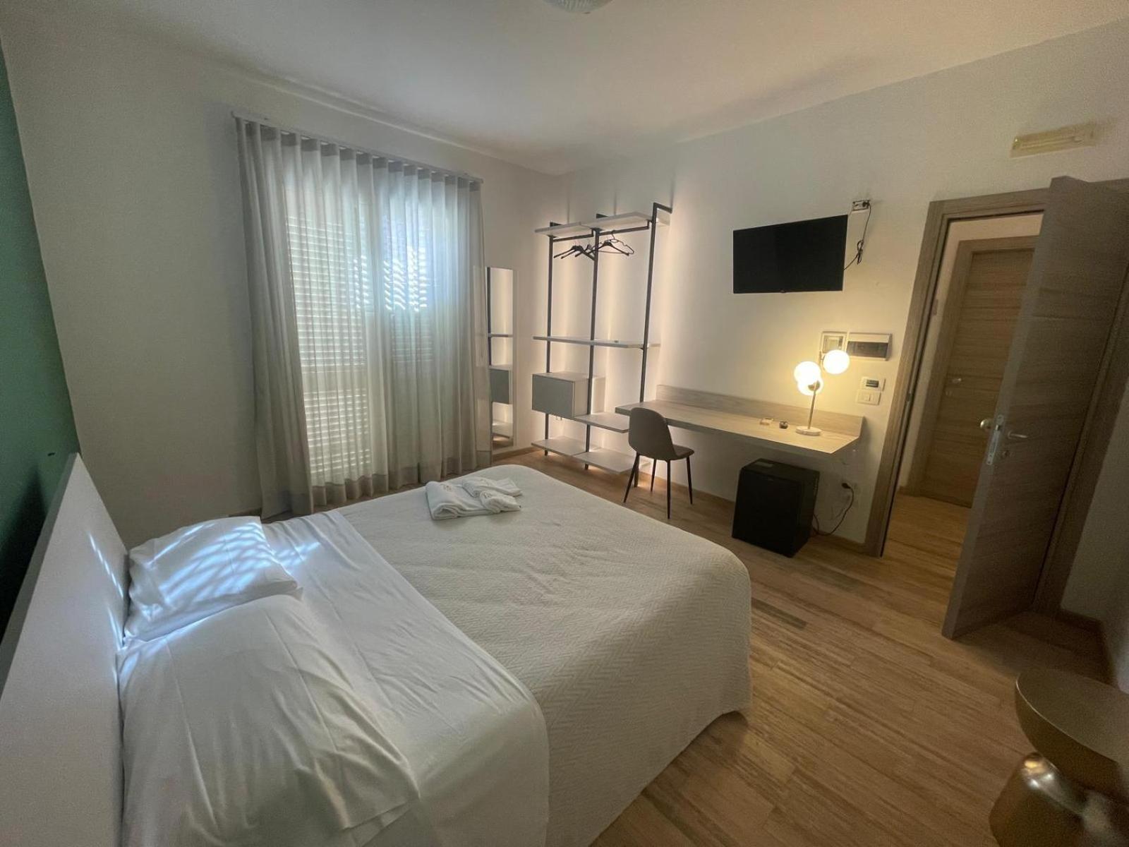 Albergo Perseo Portopalo Di Capo Passero エクステリア 写真