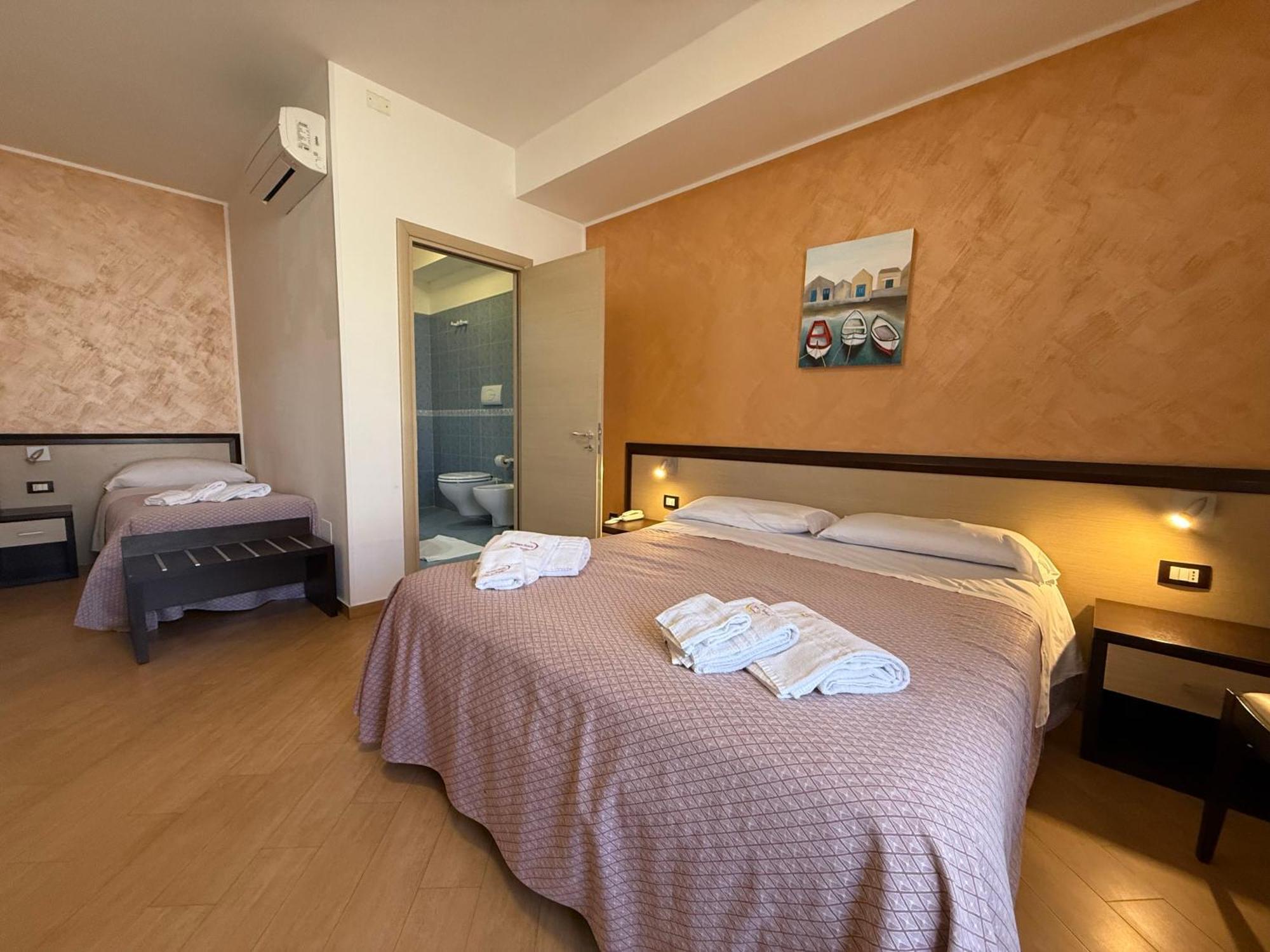 Albergo Perseo Portopalo Di Capo Passero エクステリア 写真