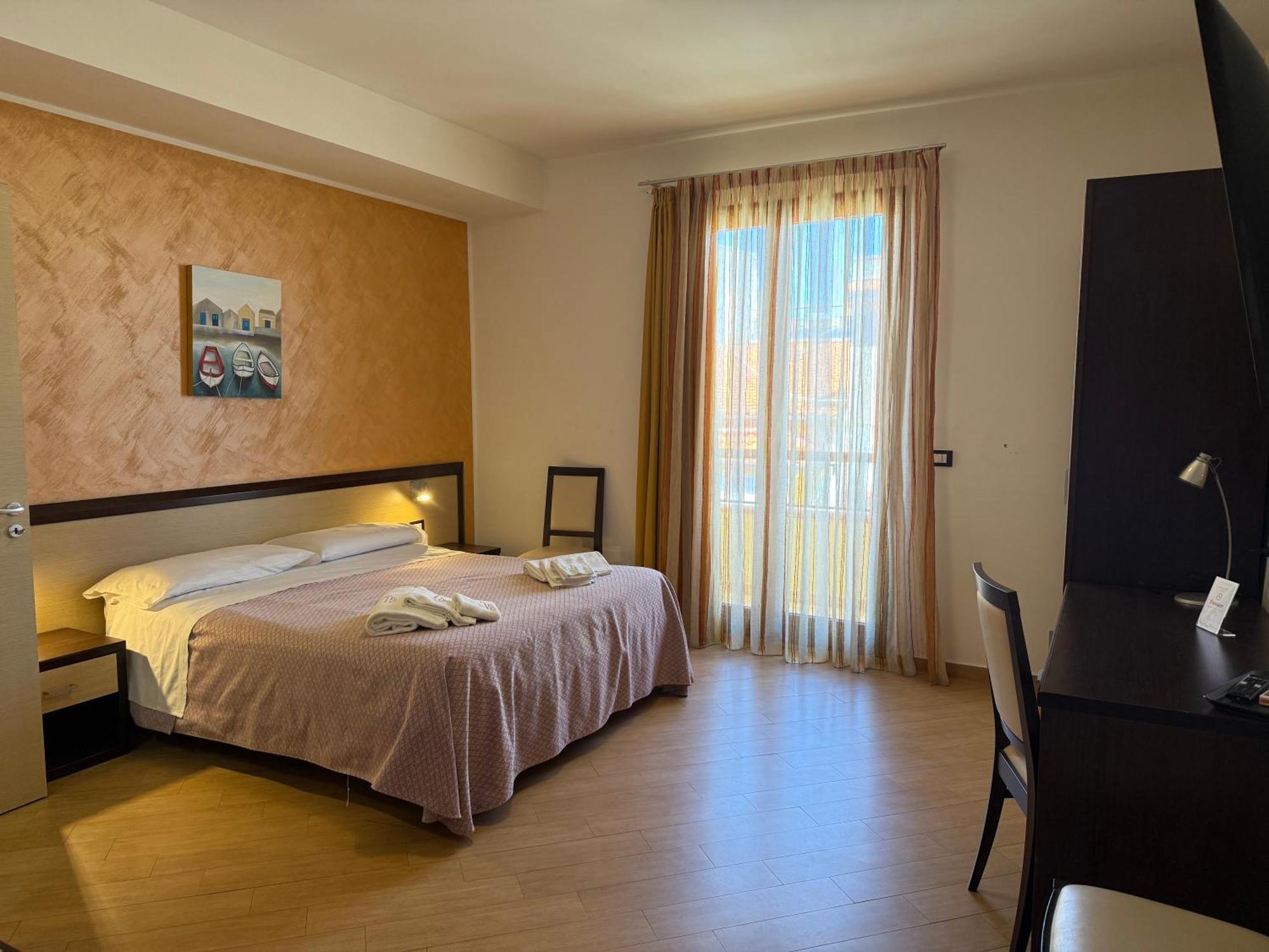 Albergo Perseo Portopalo Di Capo Passero エクステリア 写真