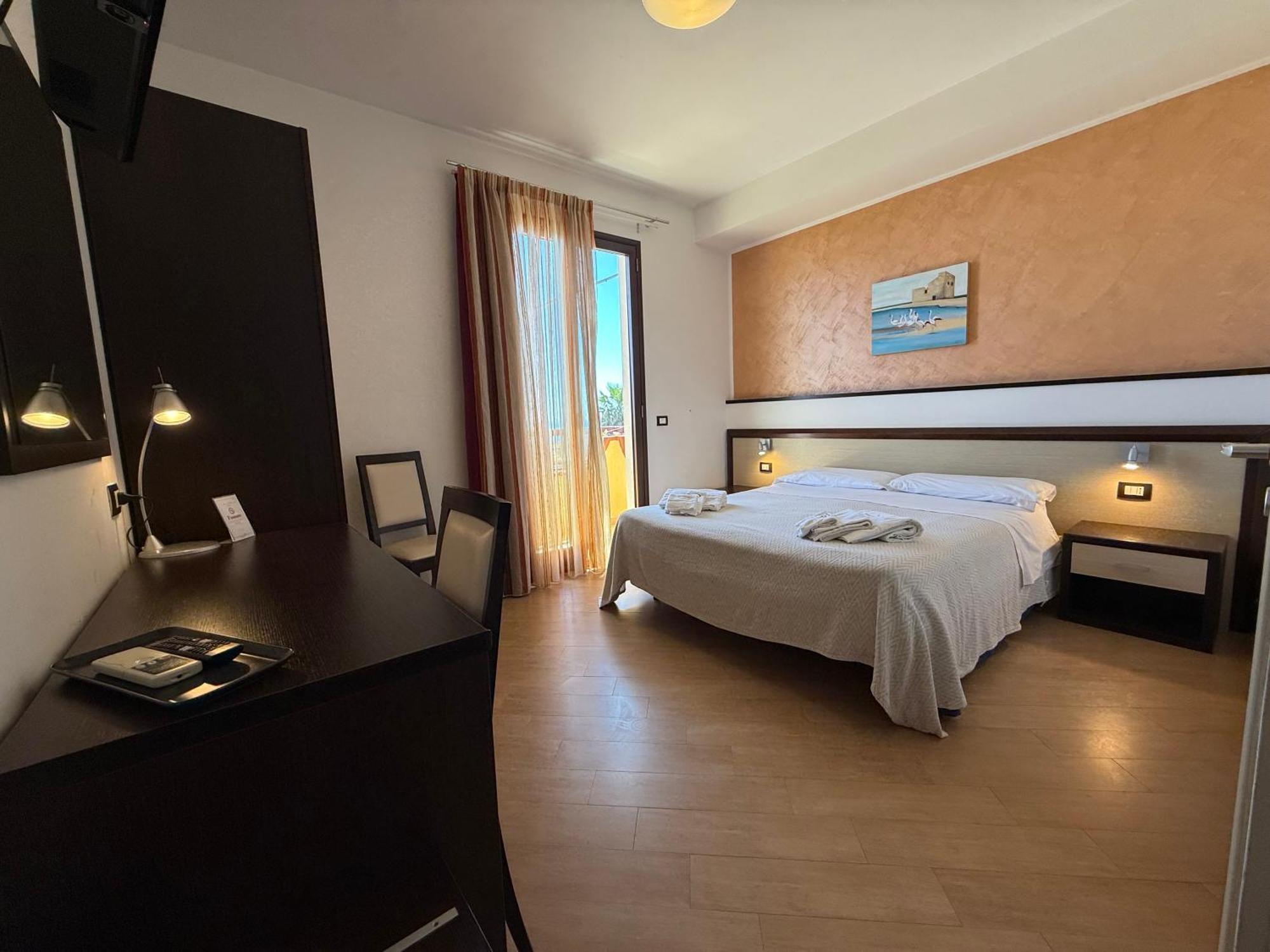 Albergo Perseo Portopalo Di Capo Passero エクステリア 写真