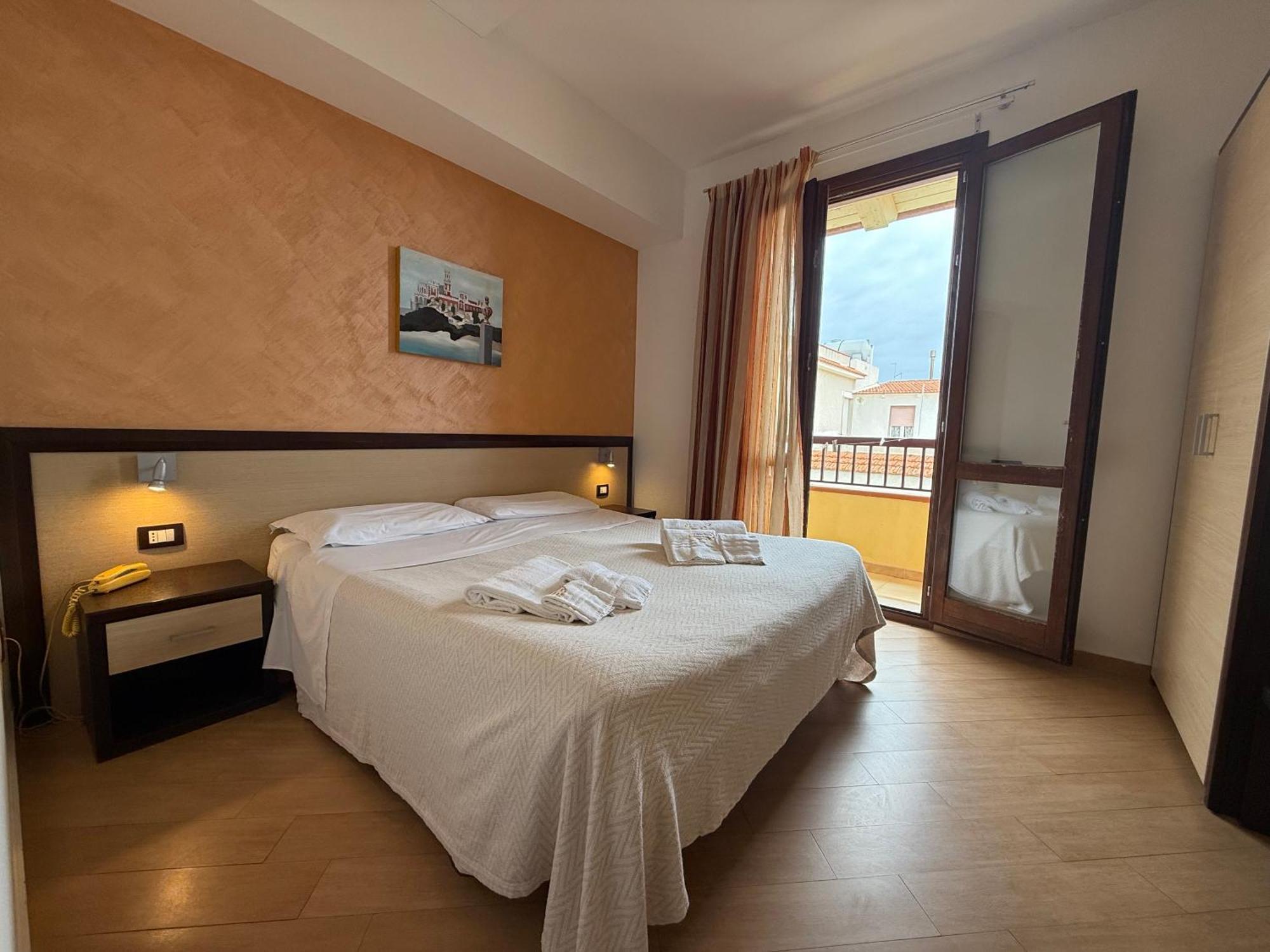 Albergo Perseo Portopalo Di Capo Passero エクステリア 写真