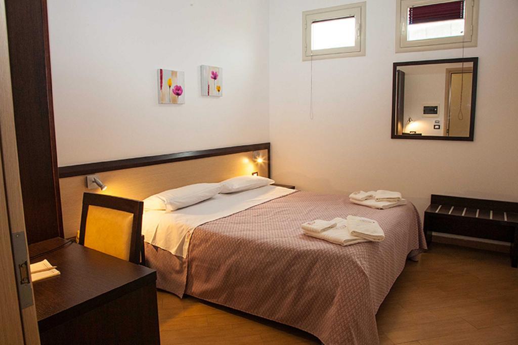 Albergo Perseo Portopalo Di Capo Passero エクステリア 写真
