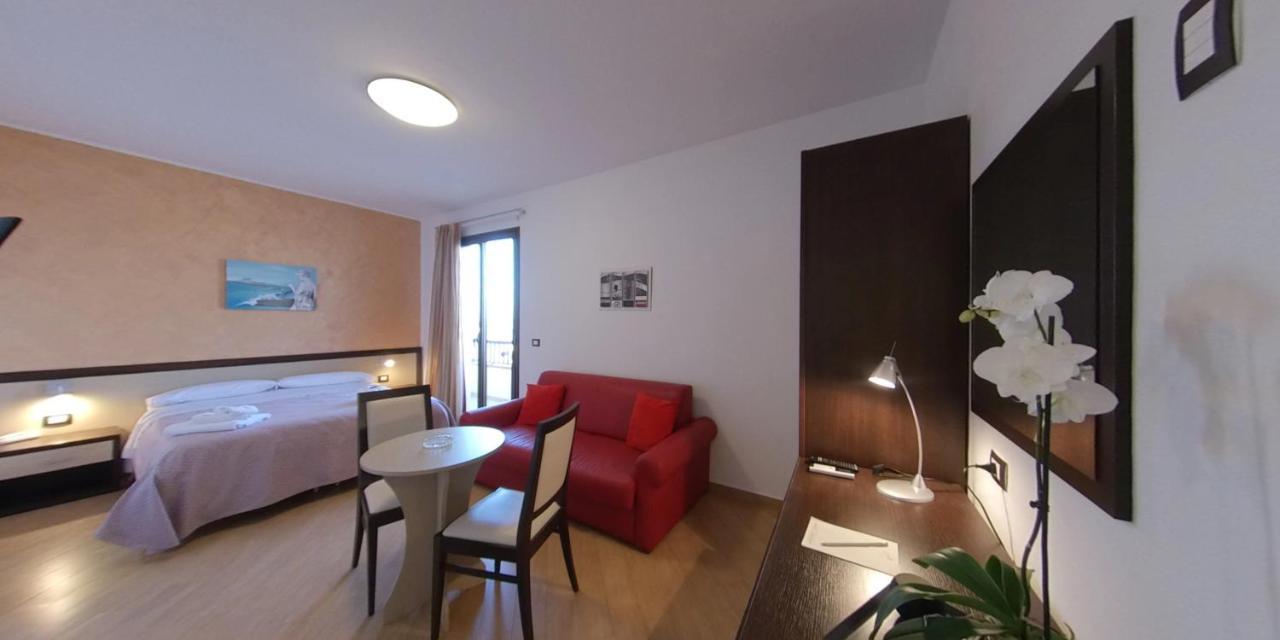 Albergo Perseo Portopalo Di Capo Passero エクステリア 写真